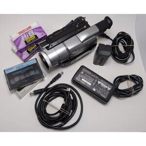 Sony DCR-TRV210 Handycam Hi8 NTSC Digital Camcorder Bundle Vintage 1999